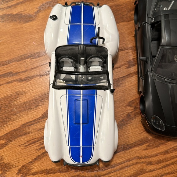 Bulk 1/24 Model Cars - Picture 4 of 4